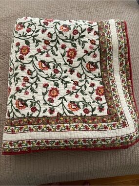 Pottery Barn Reversible Quilted Throw Queen